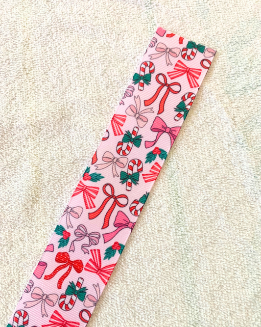 Embroidered bows design hair ribbon.